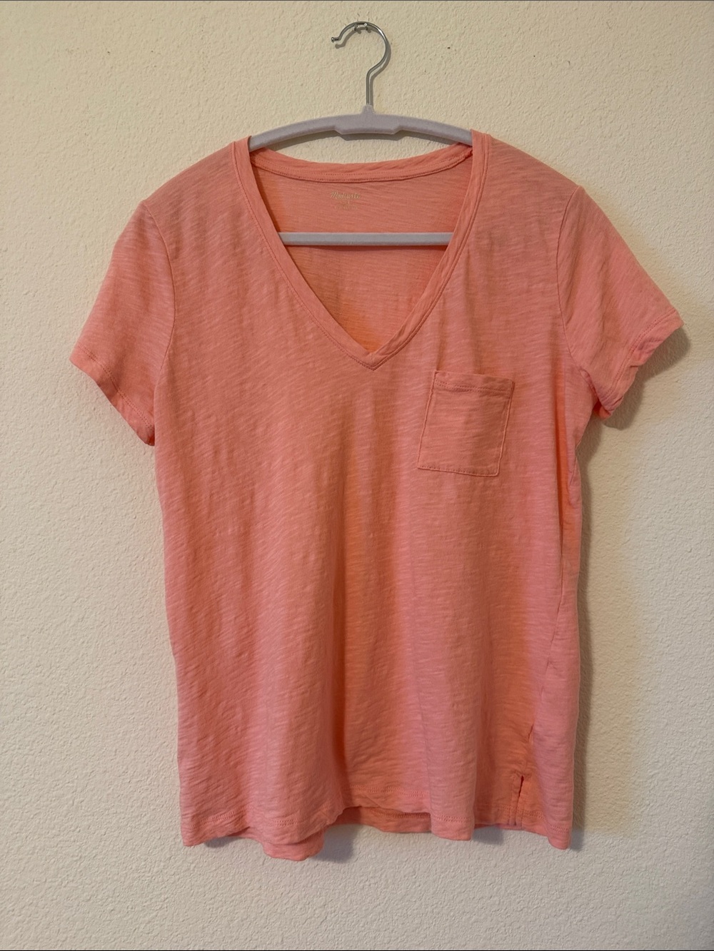 Madewell size large pink short sleeve v-neck pocket t-shirt